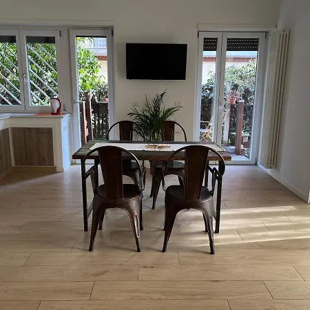 Acquedotti With Garden Apartment