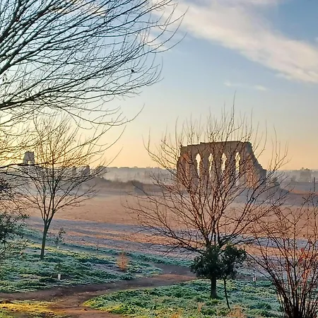 Acquedotti With Garden * روما